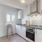 3 Bedroom Lovely In Apartment