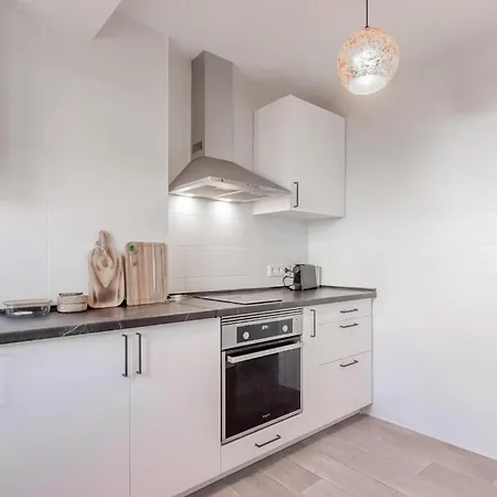 Cozy In With House Sea View Apartment